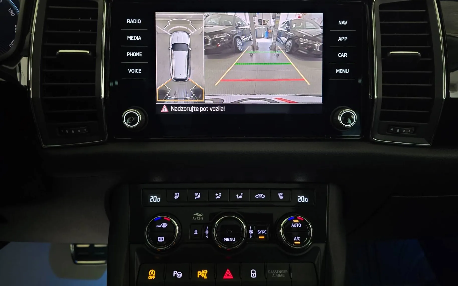 Notranja slika - Škoda Kodiaq - 2.0 TDI L K DSG - Matrix.360kam.DCC.pano.Canton - 16