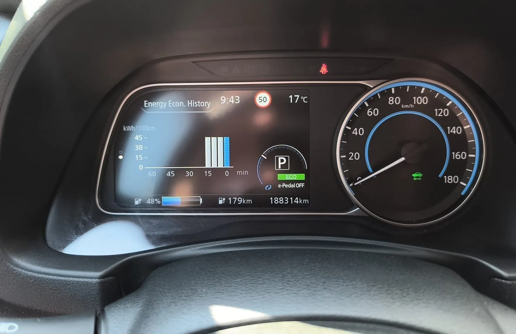 Zunanja slika - Nissan Leaf - Elektro 62 kWh SLO -1.LASTNIK- ZDRAVJE BATE. 88.3 - 17