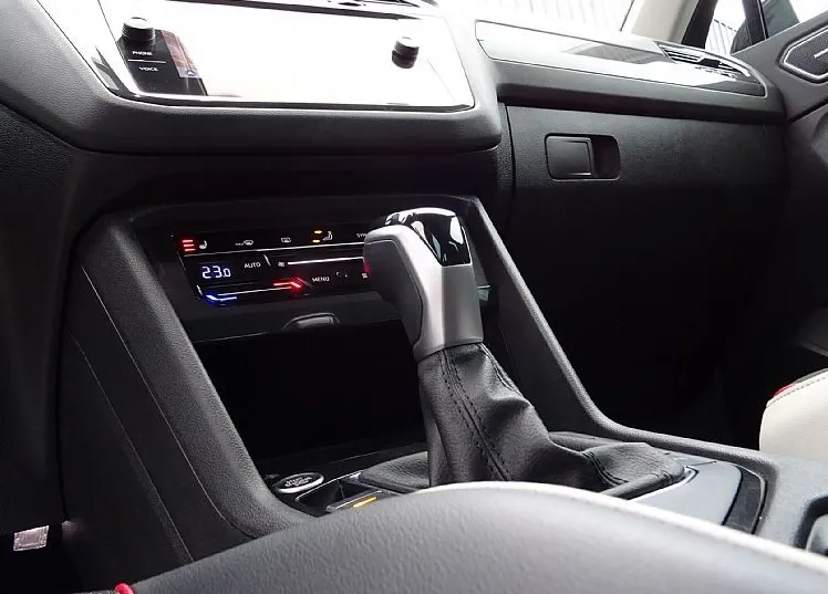 Zunanja slika - VW Tiguan - 2.0 TDI DSG URBAN SPORT 150KM - KOT NOV-WEBASTO- - 18