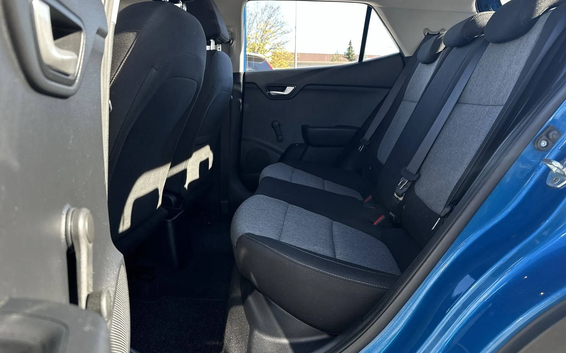 Notranja slika - KIA Stonic - 1.2 DPI LX Fun ISG - 11