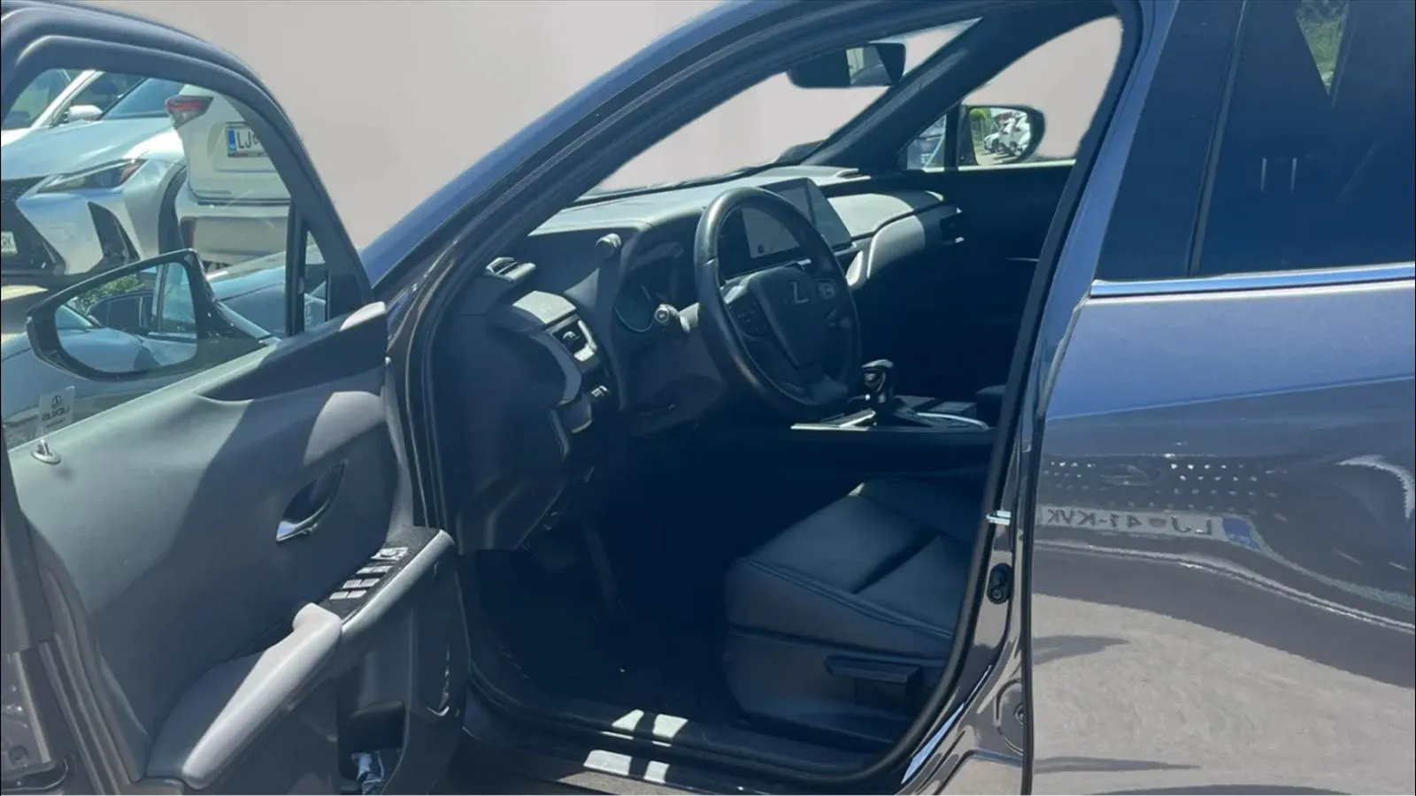 Zunanja slika - Lexus UX HYBRID - LEXUS UX 250H AWD 5D E-CVT F SPORT DESIGN BITONE - 9