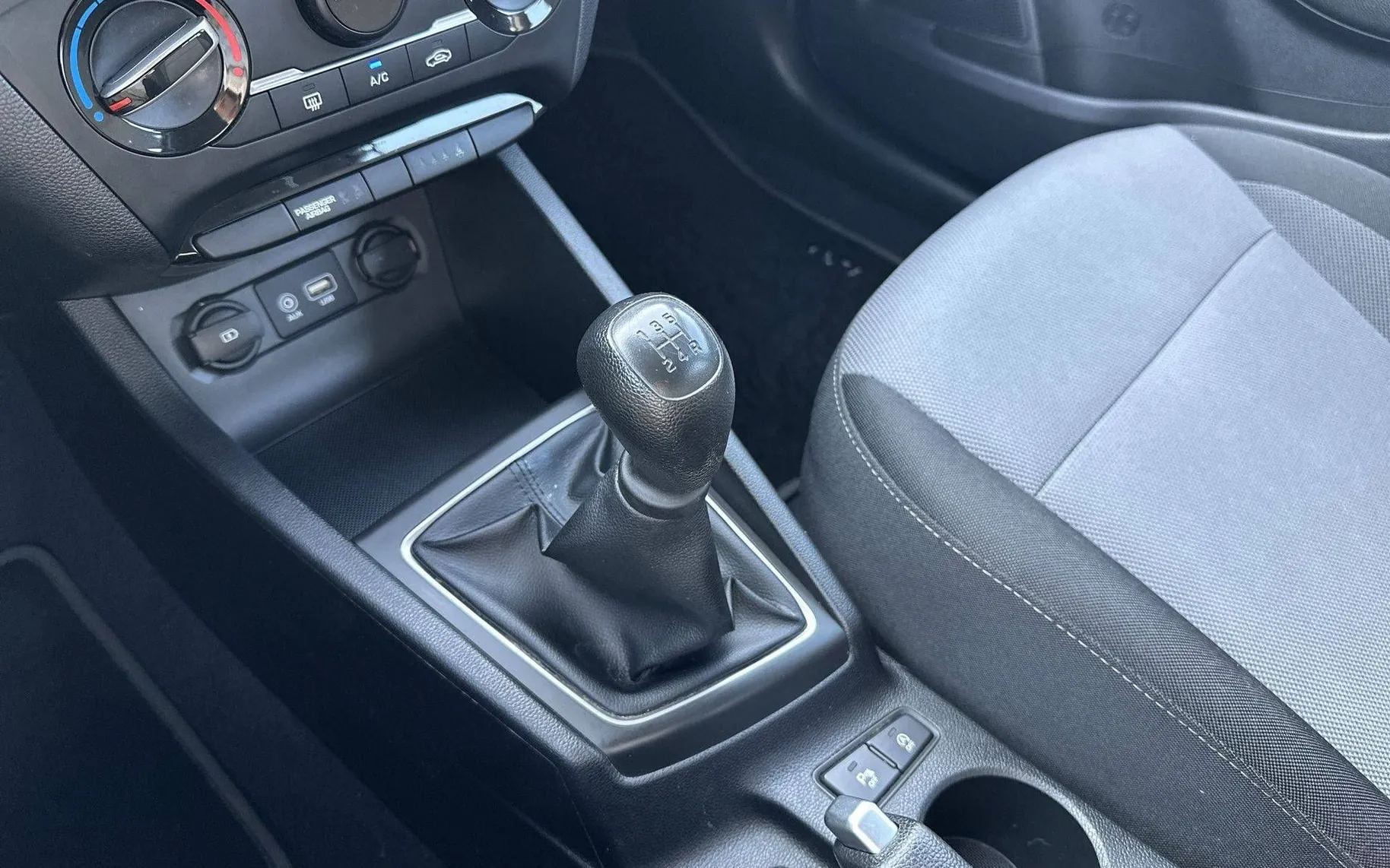Notranja slika - Hyundai i20 - 1.25 Life - 20