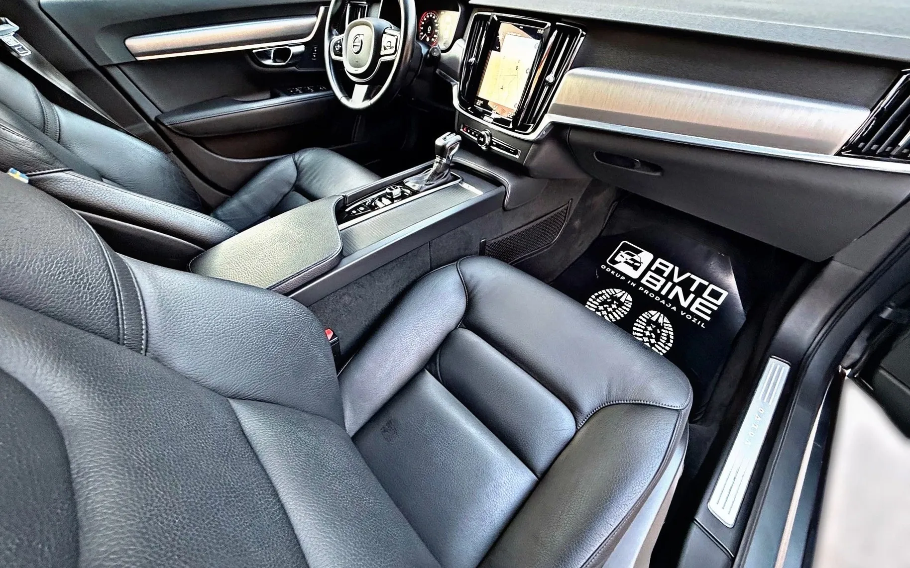 Notranja slika - Volvo V90 - D4•AVT•ACC•PILOT•LED•NAVI•ODLIČEN... - 20