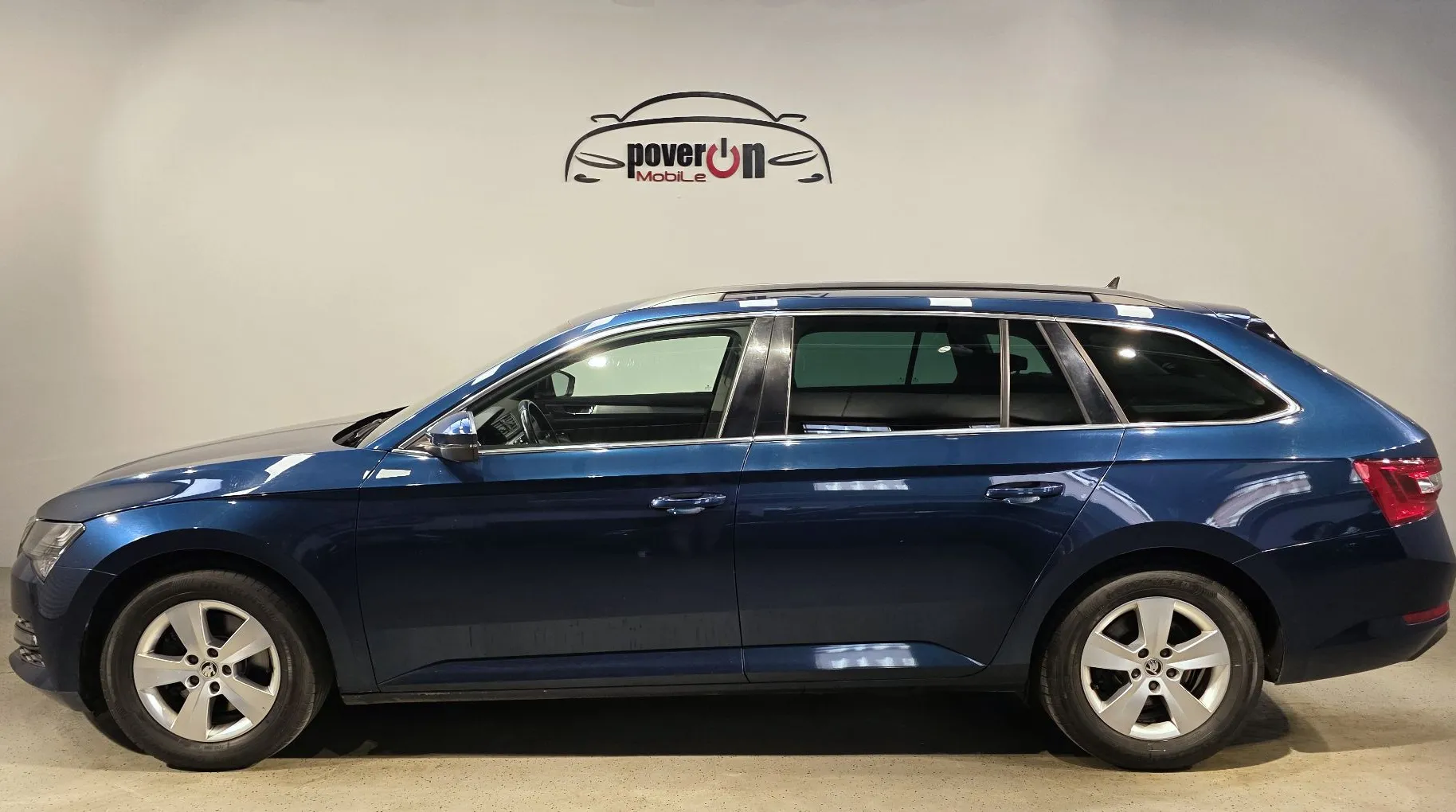 Zunanja slika - Škoda Superb - Combi 2,0 TDI Ambition DSG ACC NAVI LED KAM KLJUKA - 2