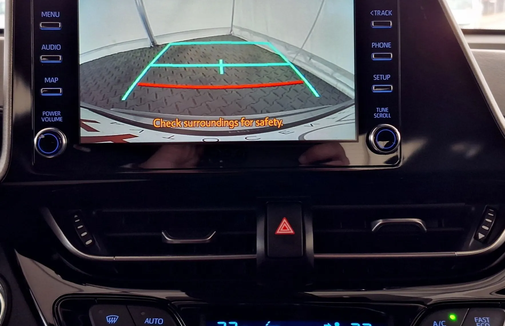 Zunanja slika - Toyota C-HR - 1.8 hibrid HEV C-ENTER SMART - 15