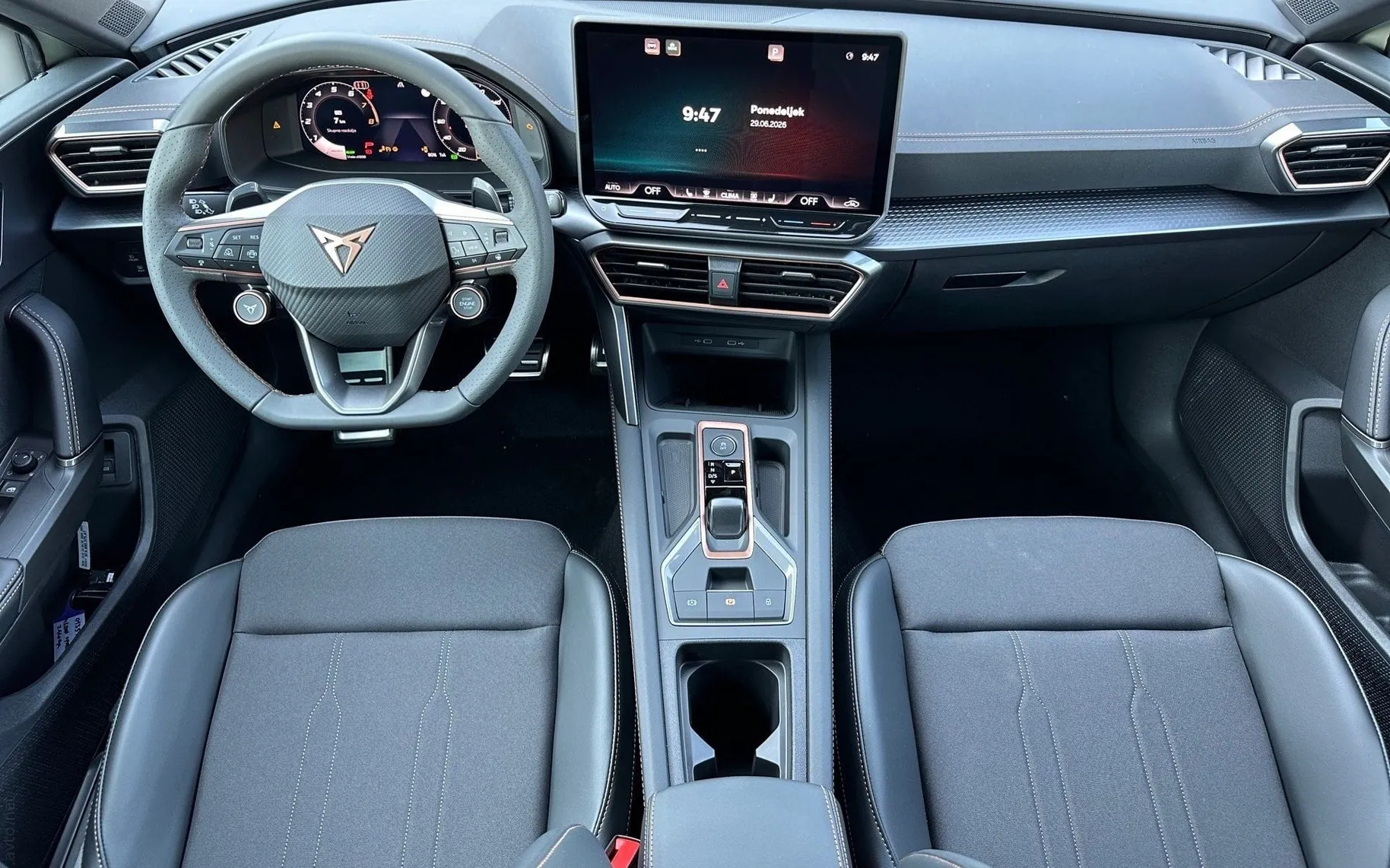 Notranja slika - Cupra Leon - ST 1.5 eTSI DSG - 10