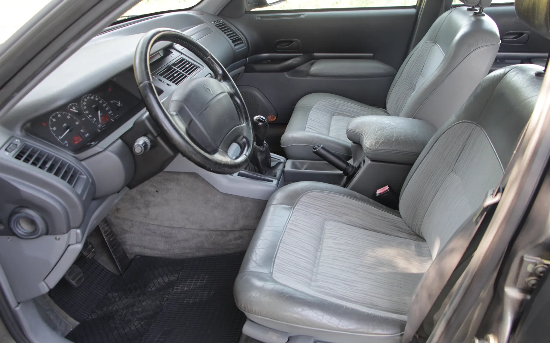 Notranja slika - Renault Safrane - Fairway 2,5 - 7