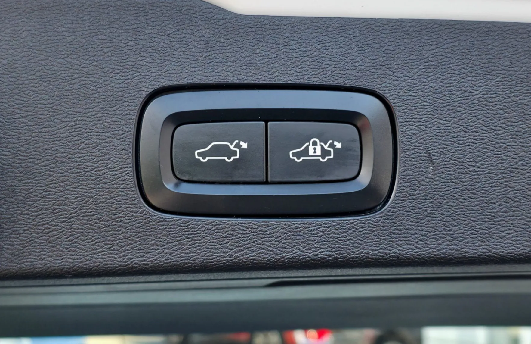 Zunanja slika - Volvo V60 - B4D Core AT FULLED•AMBIENT•ACC•VIRTUAL•KEYLESS•18 - 14