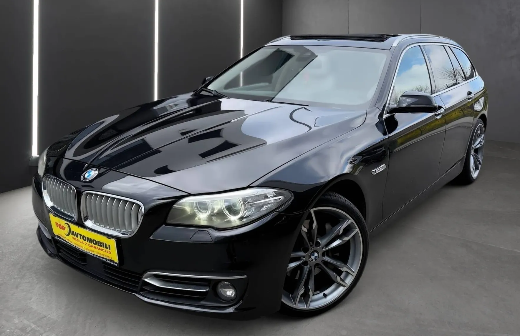 Zunanja slika - BMW Serija 5 - Touring: 525d xDrive BI-XENON ACC NAVI PDC PANO KAM TOP - 2