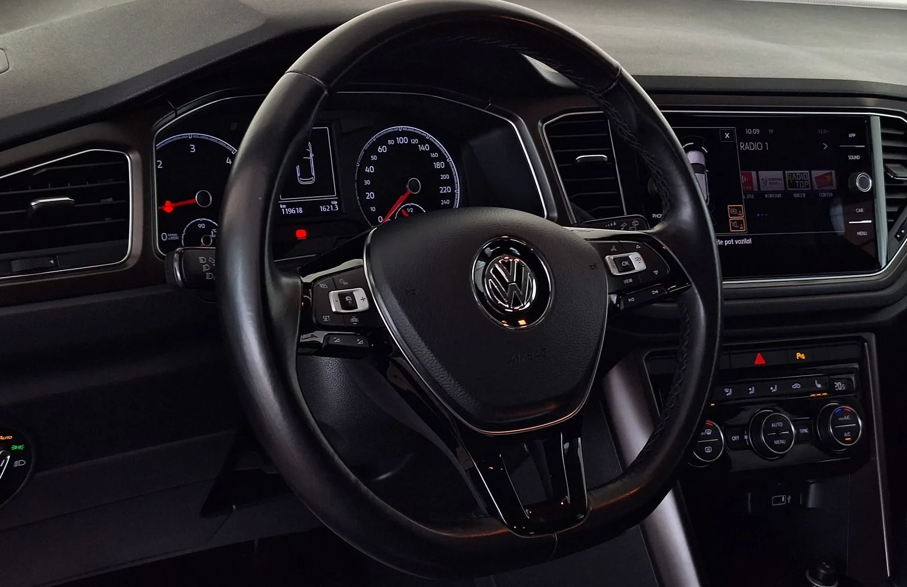 Zunanja slika - Volkswagen T-Roc - 1.6 TDI Comfortline•SLO•GRETJE SEDEŽEV•KAMERA•PDC• - 18