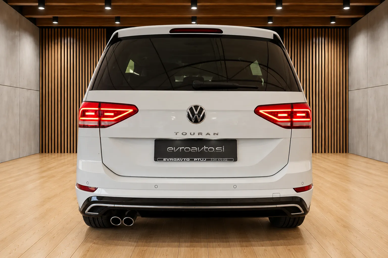 Zunanja slika - Volkswagen Touran - 2.0 TDI R-Line DSG 1.Lastnik-Slov.poreklo-7 Sedeže - 6