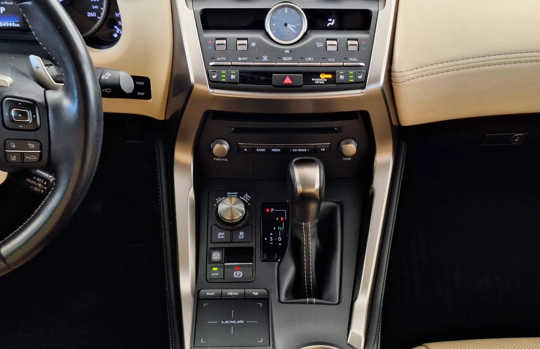 Zunanja slika - Lexus NX - 300h AWD Luxury•GRETJE•HLAJENJE SEDEŽEV•ACC•KAMERA - 14