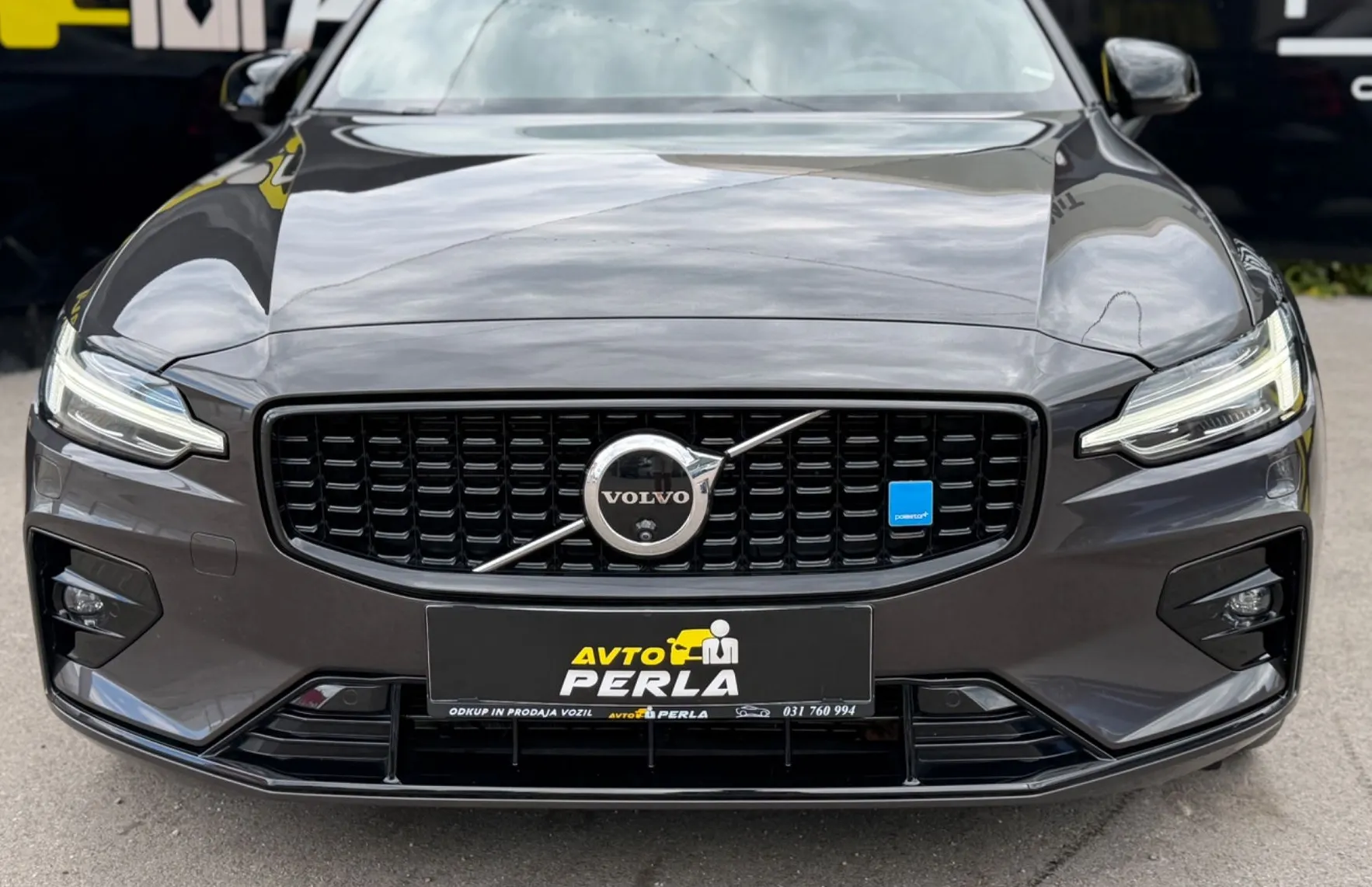 Zunanja slika - Volvo S60 - B5-R Ultimate Dark 4X4 TOP OPREMA KOT NOV JAMSTVO - 2