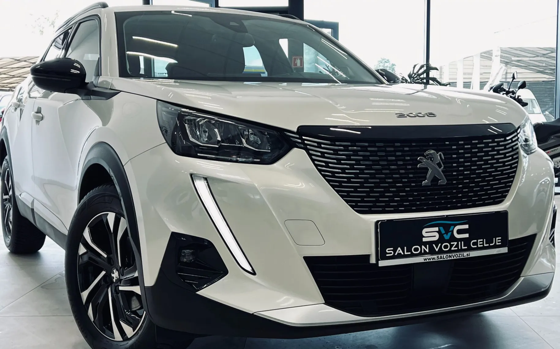 Zunanja slika - Peugeot 2008 - 1,2 PureTech 100 S&S Allure - 5