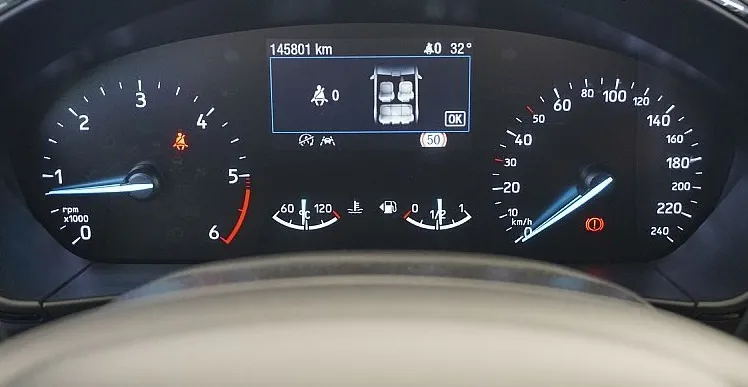 Zunanja slika - Ford Focus - 1.5 EcoBlue 88 kW ST-Line +Key Less+Drive mode + - 13