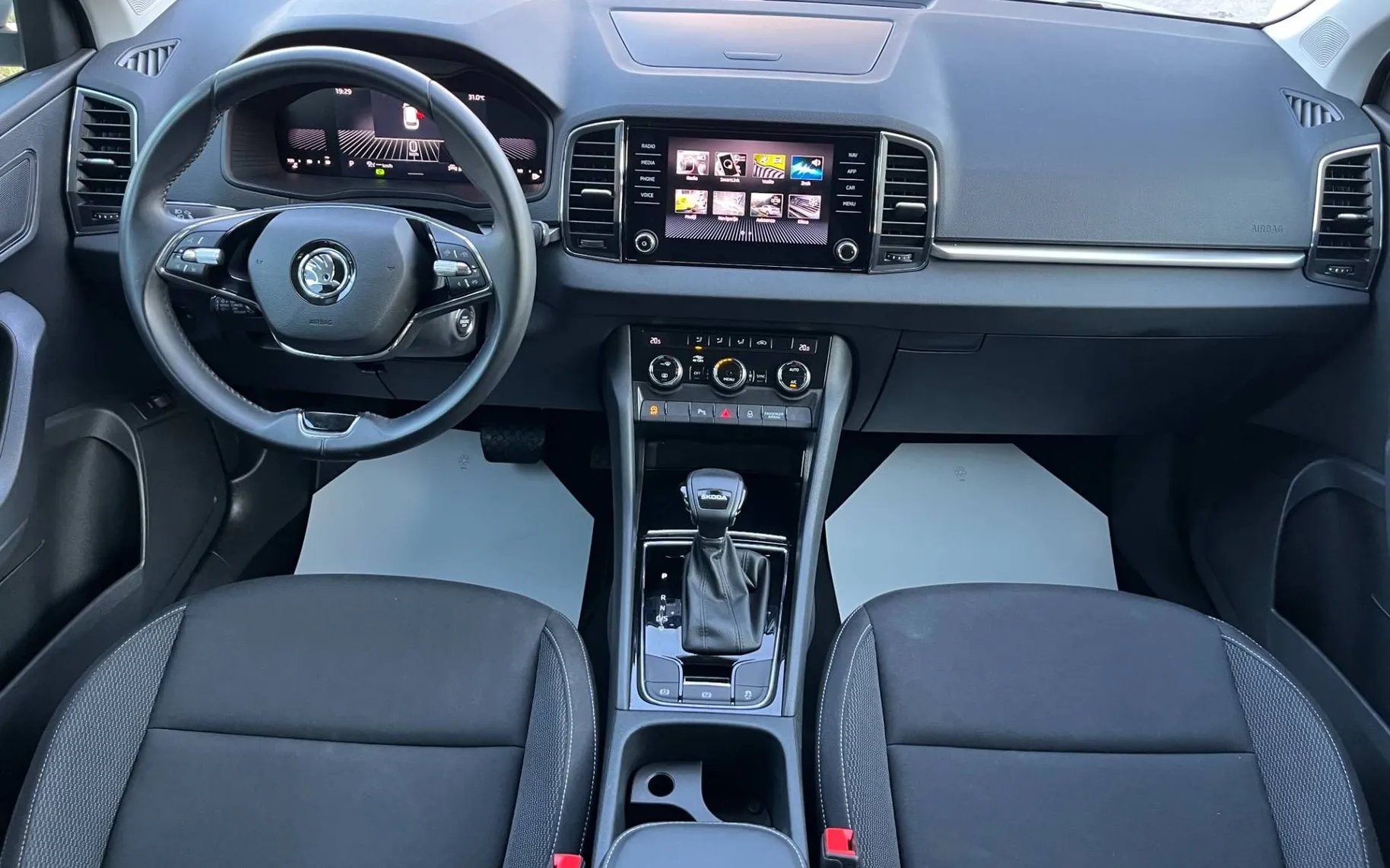 Notranja slika - Škoda Karoq - 2.0 TDI  DSG-1 LASTNIK-LED-NAVI-KAM-ODLIČNA - 7