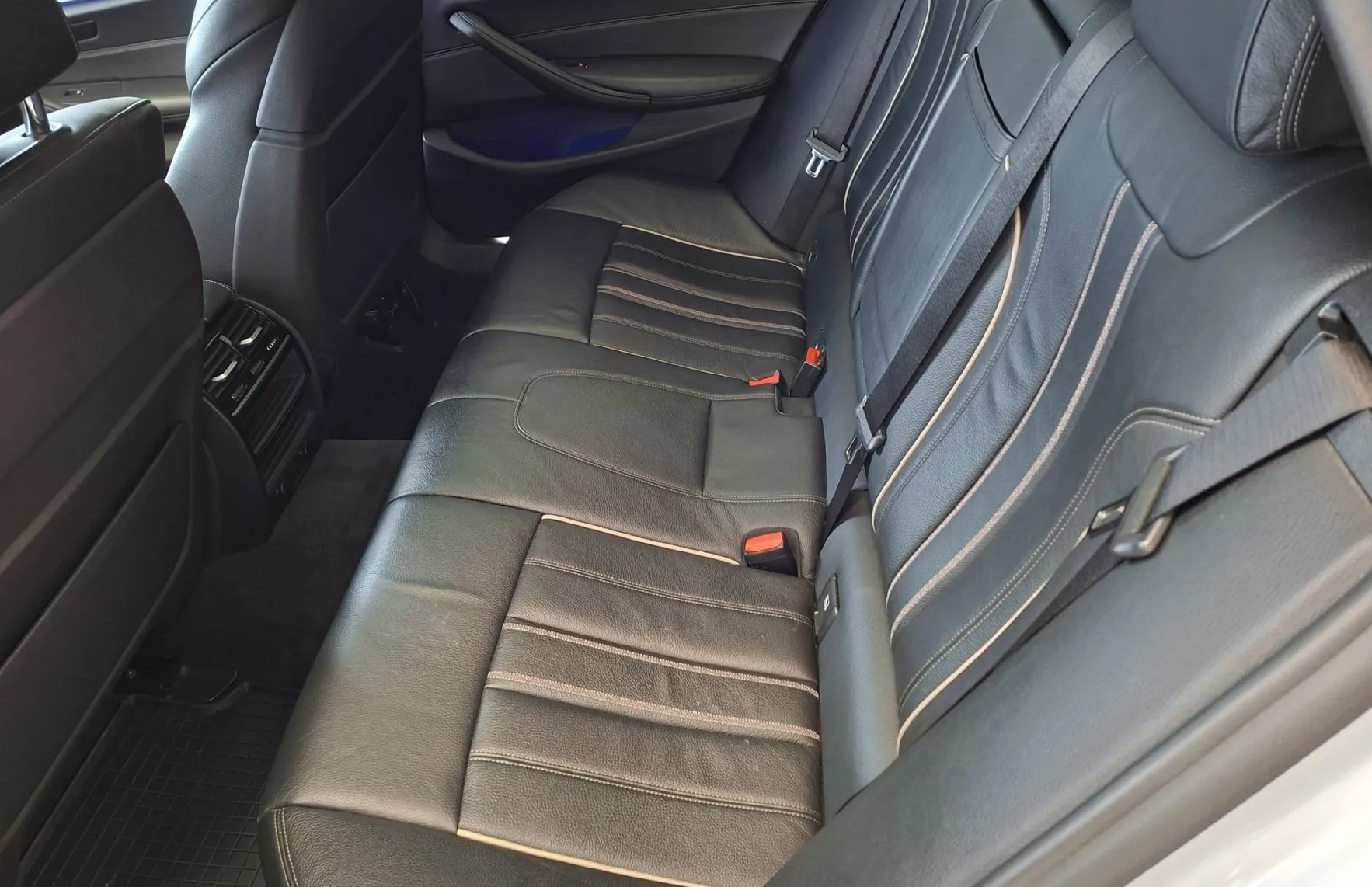 Zunanja slika - BMW Serija 5 - Touring: 520d x Drive aut.SPORT LINE-LED-NAVI-PANORAMA- - 15