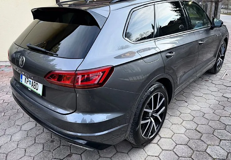 Zunanja slika - Volkswagen Touareg - 4motion V6 TDI R-LINE 1.LAST BLACK PANO LUFT H-UP - 4