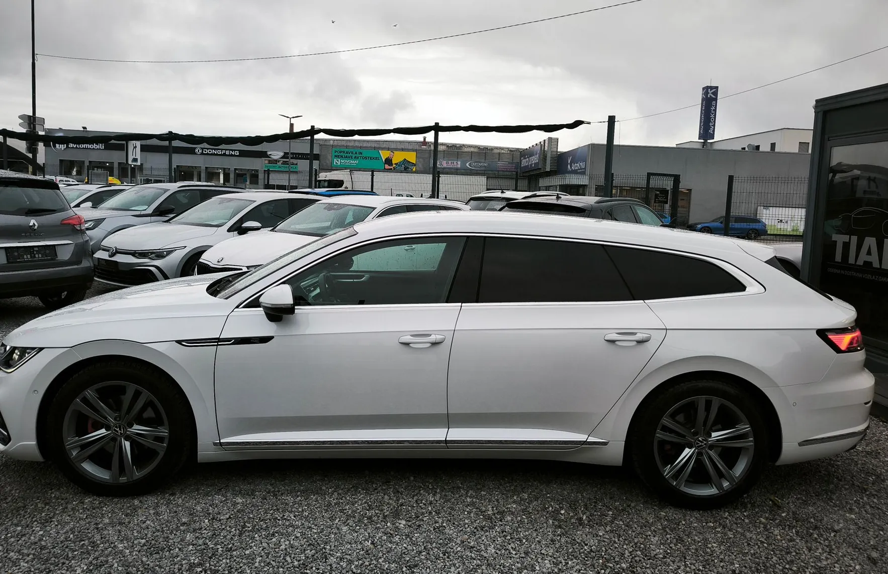 Zunanja slika - VW Arteon - Shooting Brake 2.0 TDI R-LINE-DSG-RECARO-200HP-VIRT-PERL-N - 4