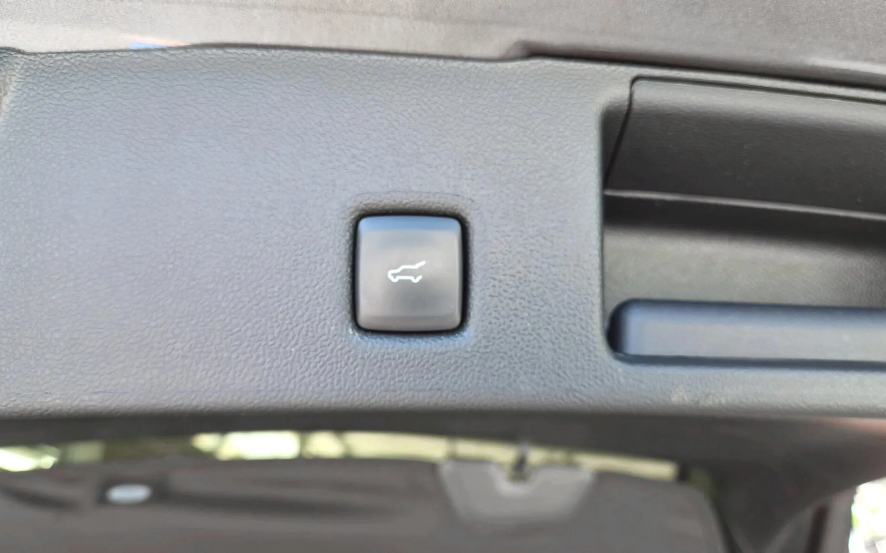 Zunanja slika - Ford Kuga - 2.5 Duratec PHEV Vignale AVT.-SLO-USNJE-HEAD-UP - 9