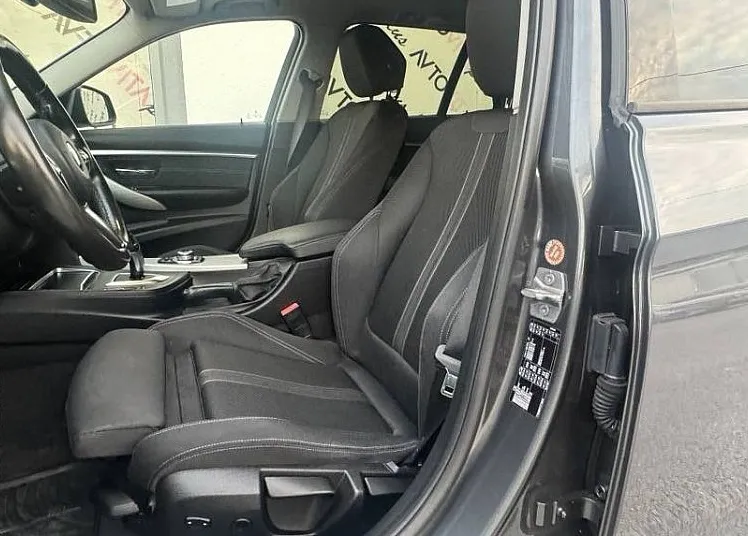 Zunanja slika - BMW Serija 3 - Touring: 318d Sport Line Led luči Navigacija Pdc Tempoma - 8