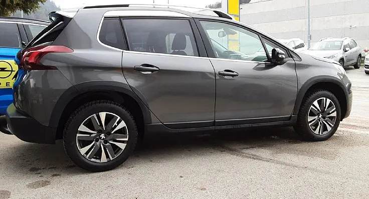 Zunanja slika - Peugeot 2008 - 1.2 PureTech S S ALLURE 81Kw - 4