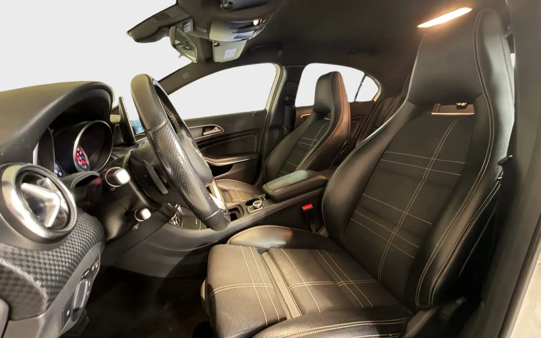 Notranja slika - Mercedes-Benz A-Razred - A 220 d 4MATIC Avt. - 9