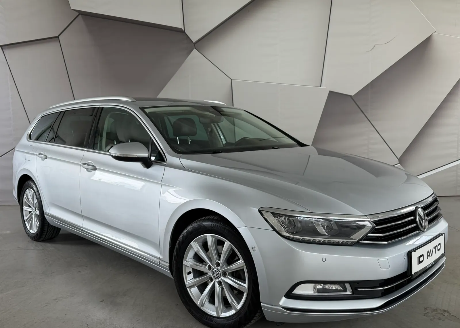 Zunanja slika - Volkswagen Passat - Variant 2,0 TDI BMT Connect DSG - 1