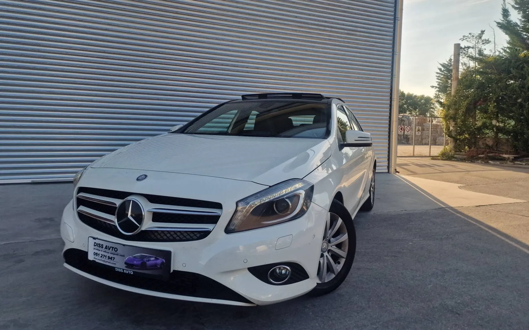 Zunanja slika - Mercedes-Benz A-Razred - 180 LED-XENON PANORAMA NAVIG. ODLIČEN - 1