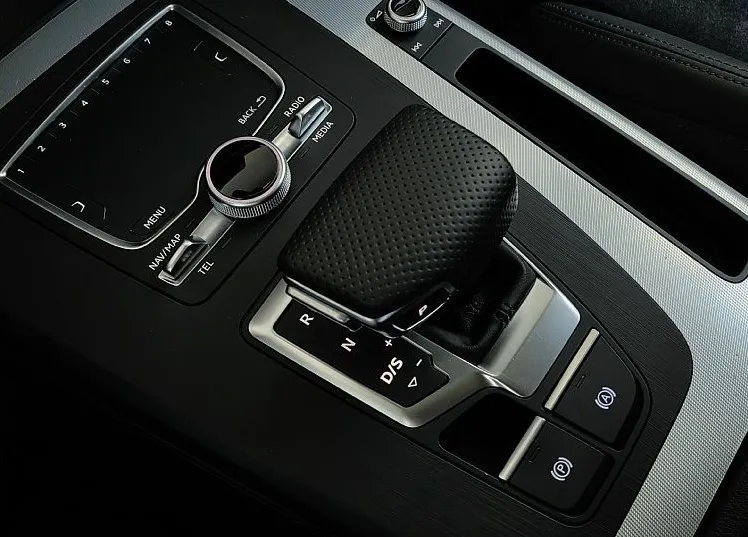 Zunanja slika - Audi Q5 - 40TDI-190KM-Q-SPORT-ZRAČNO-MATRIX-VIRTUAL-KEYLESS- - 19