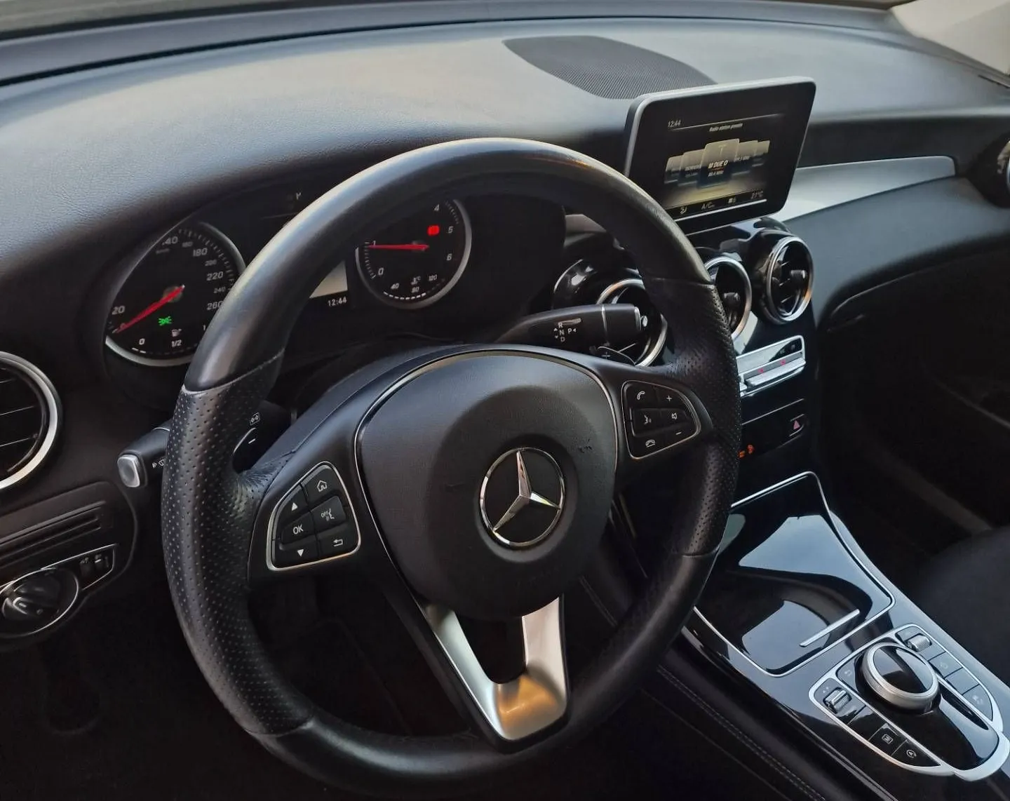 Notranja slika - Mercedes-Benz GLC-Razred - 220 d 4MATIC POLOG 2000... - 11