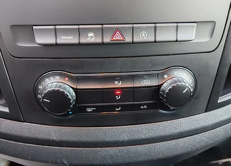 Zunanja slika - Mercedes-Benz Vito - 2.0D 8+1-TEMP-2XPDC-NAVI-2X DRSNA VRATA-ANDROID.A - 16