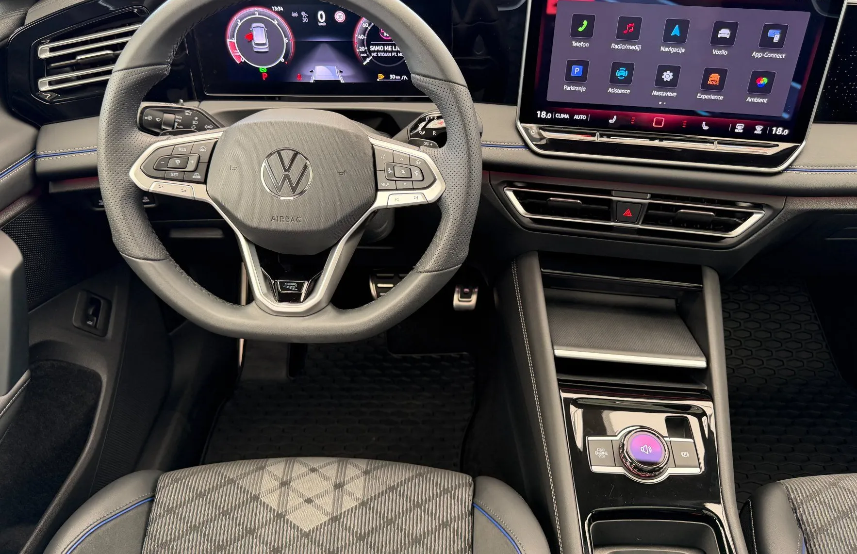 Zunanja slika - Volkswagen Tiguan - 4JOY 2.0TDI DSG SLO 1.Lastnik BLACK STYLE PANORAMA - 8
