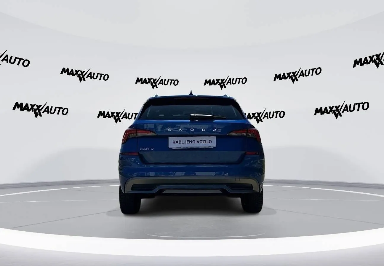 Zunanja slika - Škoda Kamiq - 1.0 TSI Sport  Volan+sedeži  Kamera LED - 6