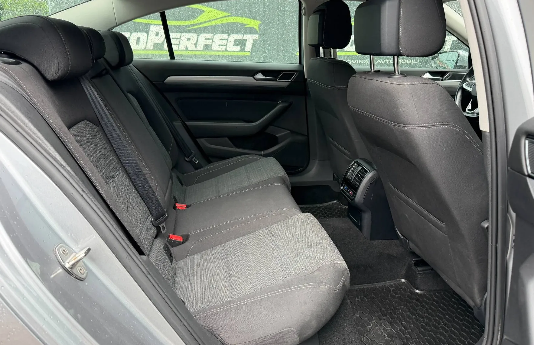 Zunanja slika - Volkswagen Passat - 2.0 TDI BMT SCR DSG |SLO|KAM|3 CON.|NAVI| - 16