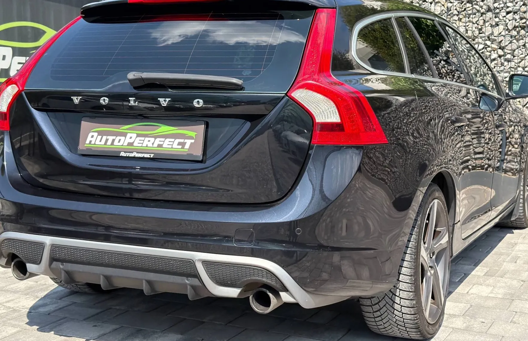 Zunanja slika - Volvo V60 - D5 AWD Geartronic |MEMORY|WEBASTO|GR. SED.| - 6