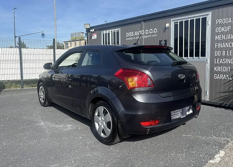 Zunanja slika - KIA Ceed - 1.4 benc. NA KREDIT BREZ POLOGA - 4