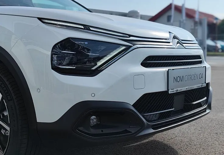 Zunanja slika - Citroën C4 - Shine Električni 136 - 2
