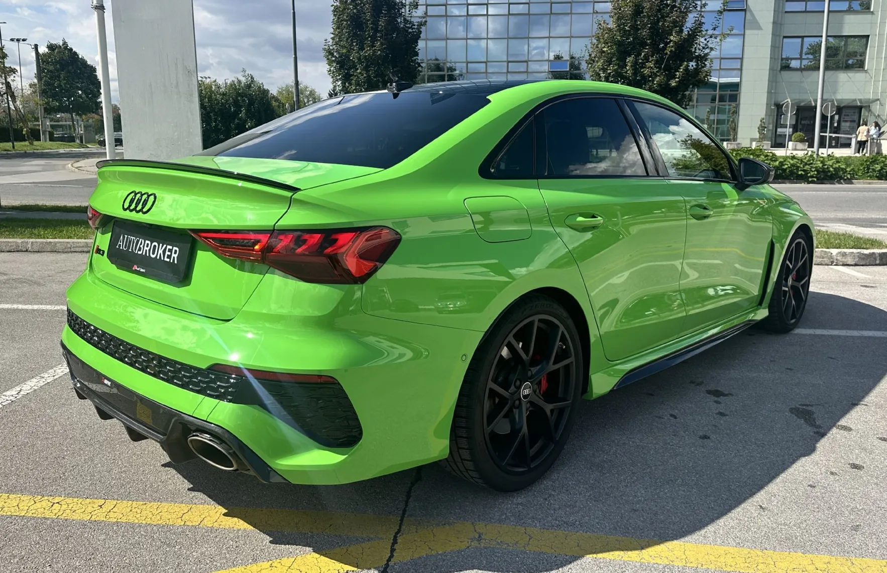 Zunanja slika - Audi S3 - R 2.5 TFSI Q AUT. AKRAPOVIČ NAVI KAM PANO HEADUP - 5