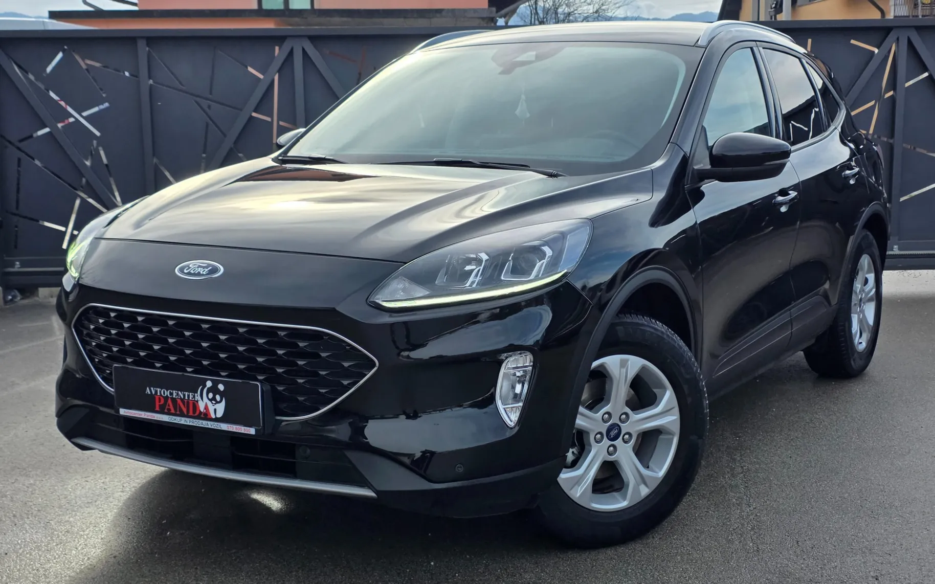 Zunanja slika - Ford Kuga - 1,5 EcoBoost Titanium - 1