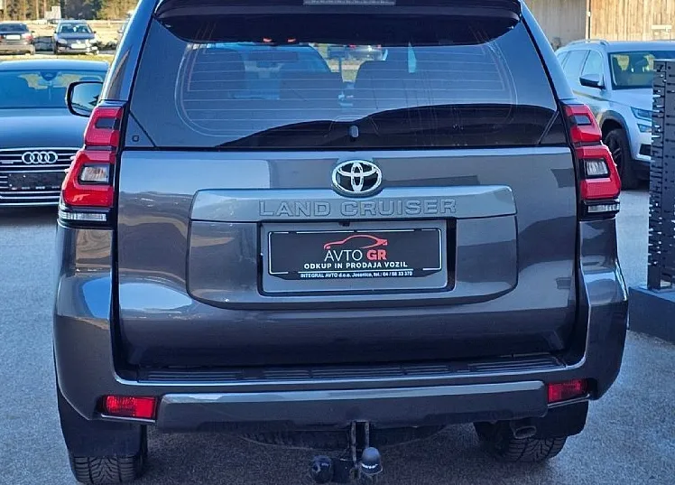 Zunanja slika - Toyota Land Cruiser - 2.8 D-4D AWD Premium-Le 165.000 km- EL.Sede  382 i-K - 2