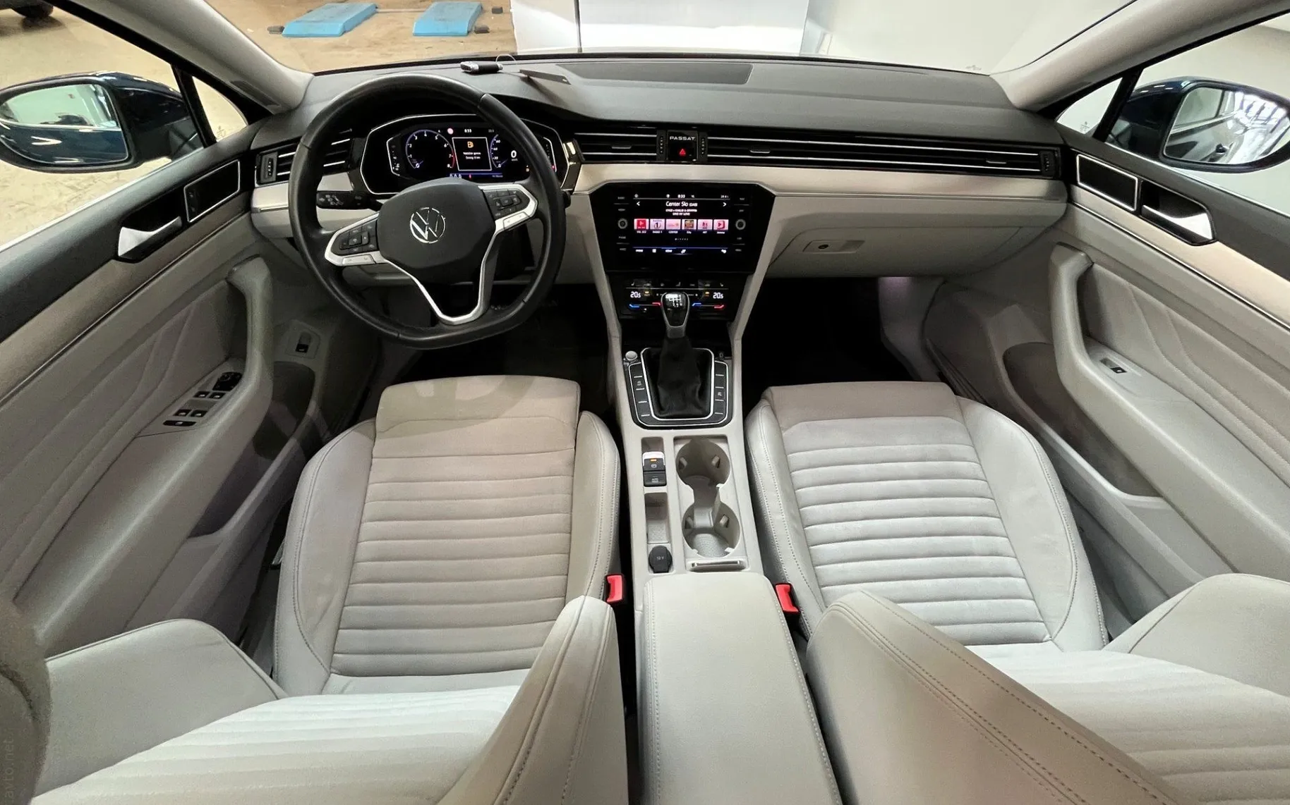 Notranja slika - Volkswagen Passat - 1.5 TSI BMT Elegance - 10