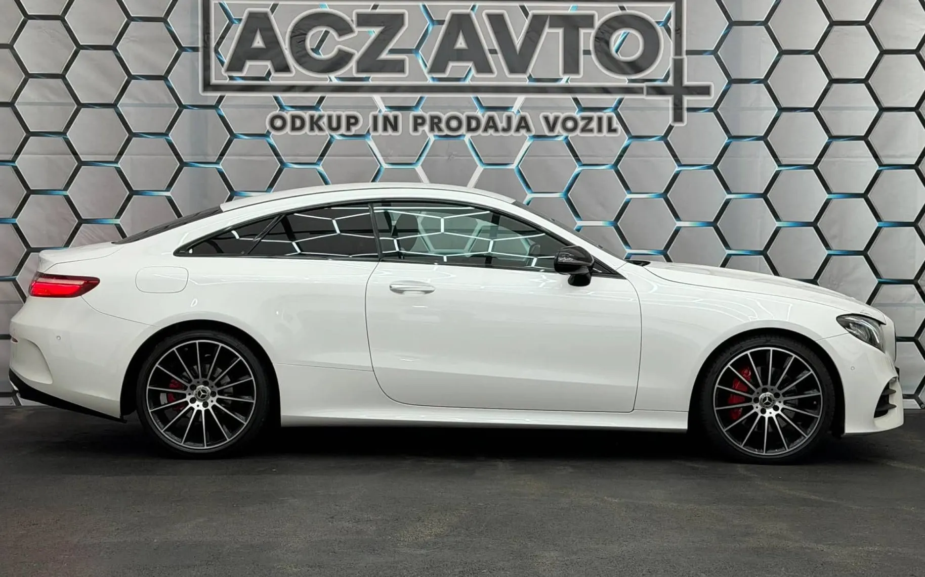 Zunanja slika - Mercedes-Benz E-Razred - E 220D•4 MATIC•AMG PAKET•VIRTUAL•SOFT CLOSE•ACC• - 5