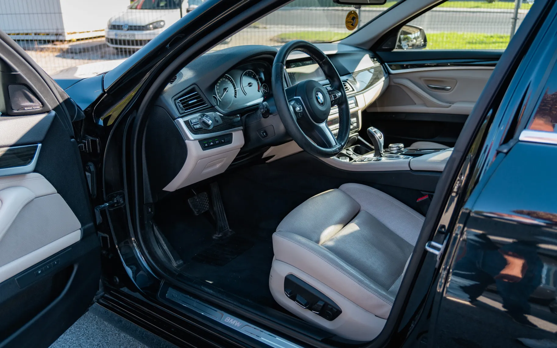 Notranja slika - BMW Serija 5 - 530d xDrive touring Avt. - 10