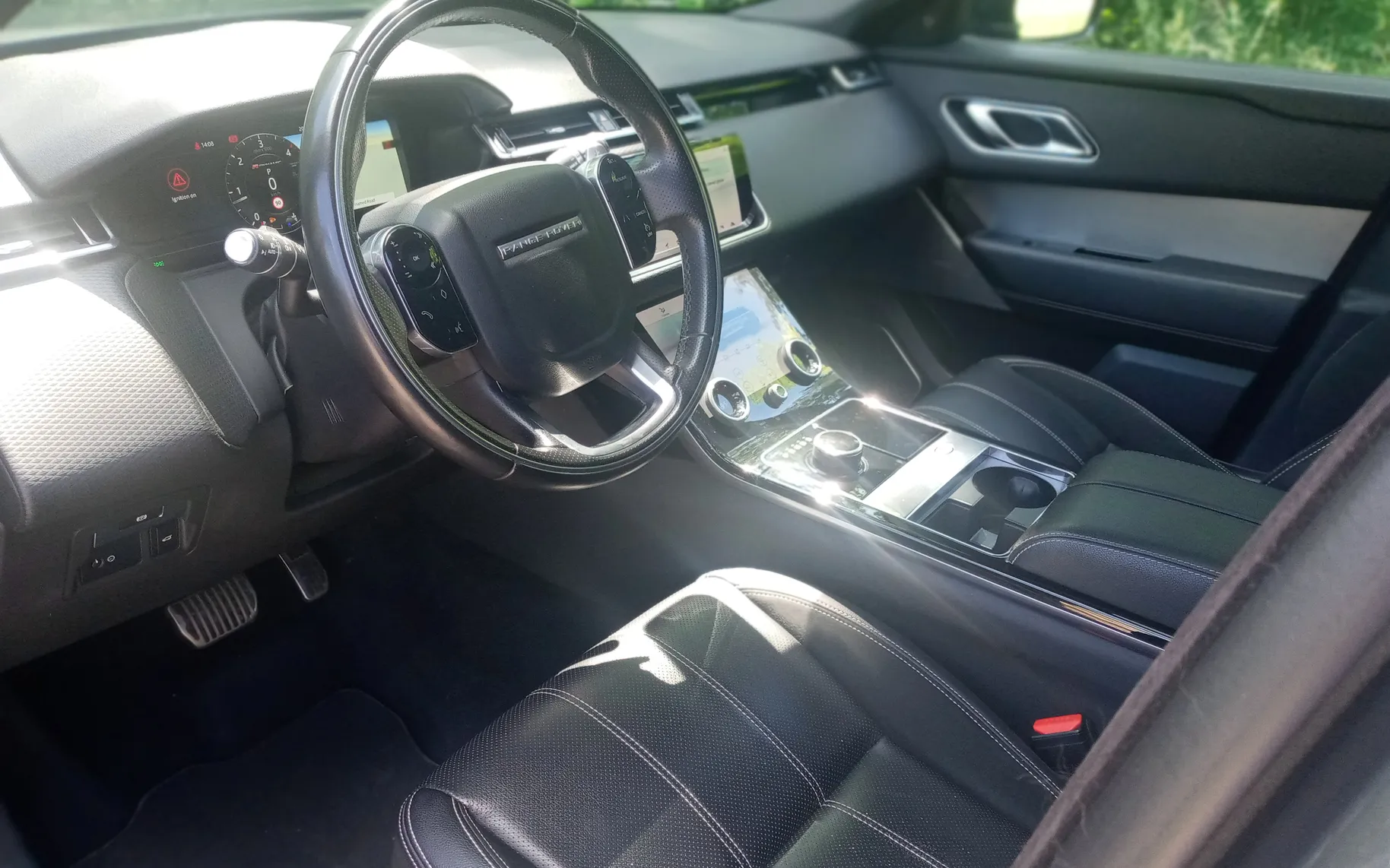 Notranja slika - Land Rover Range Rover - VELAR  R-DYNAMIC 4WD - 11