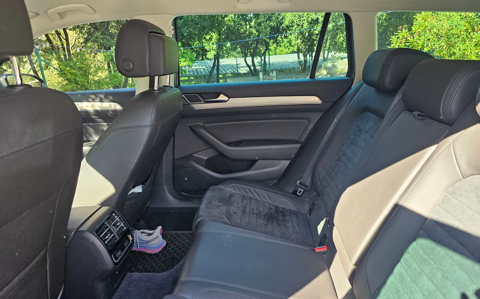 Notranja slika - Volkswagen Passat - Variant 2,0 TDI BMT Highline DSG - 6