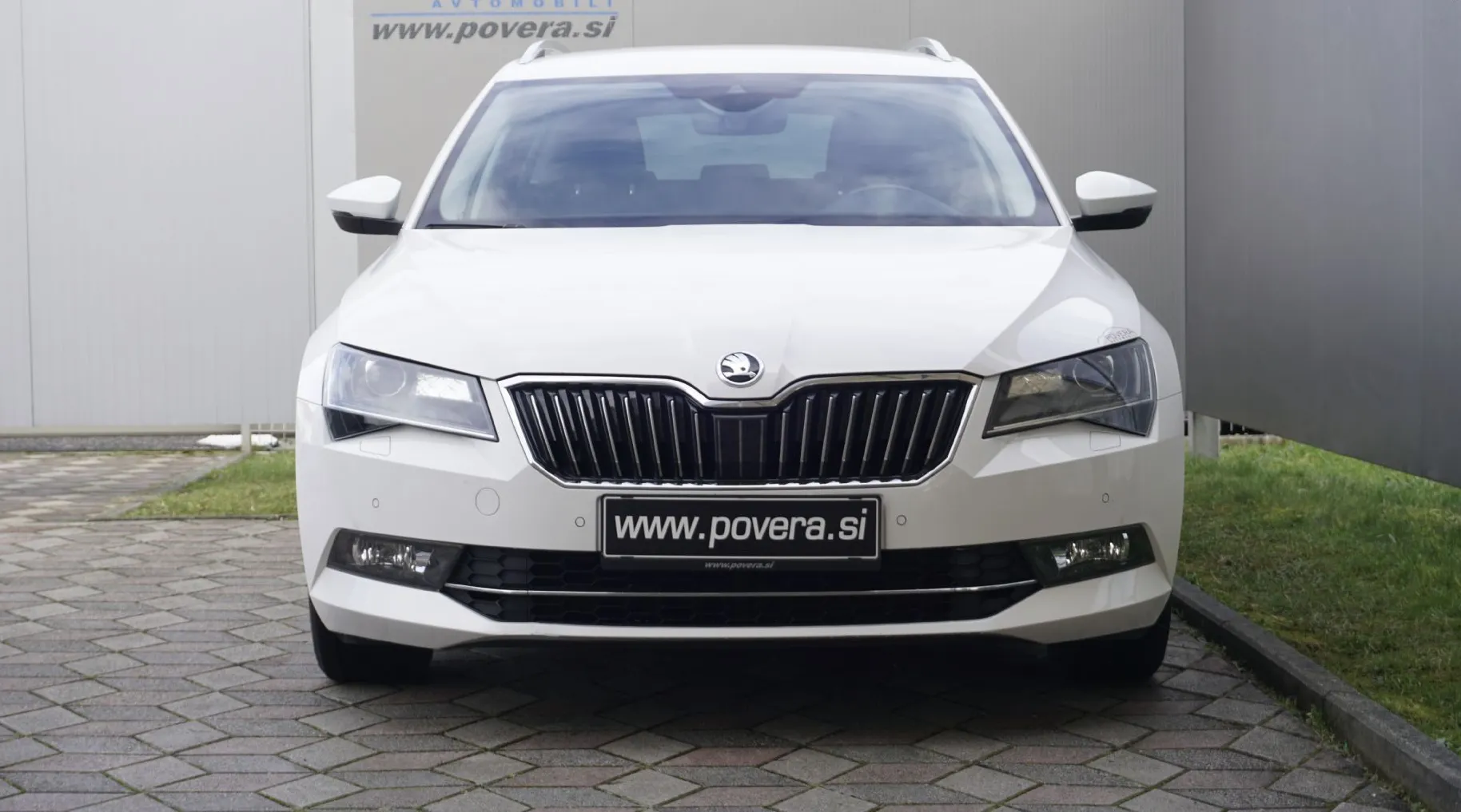 Zunanja slika - Škoda Superb - 2.0 TDI Style Combi  110 kW+Xenon+Memory+ACC+Kamer - 2