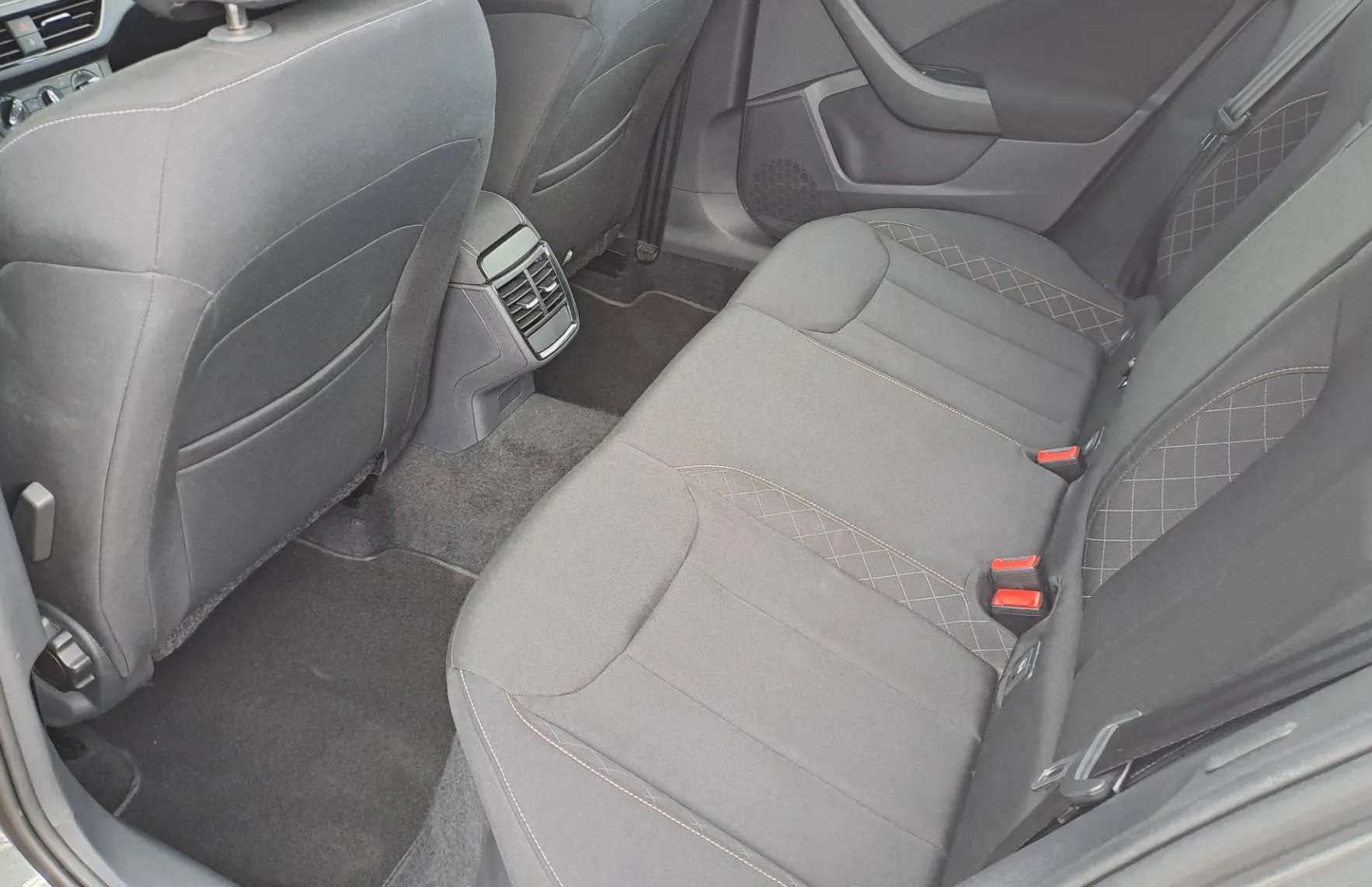Zunanja slika - Škoda Kamiq - 1.0 TSI Ambition DSG - 9