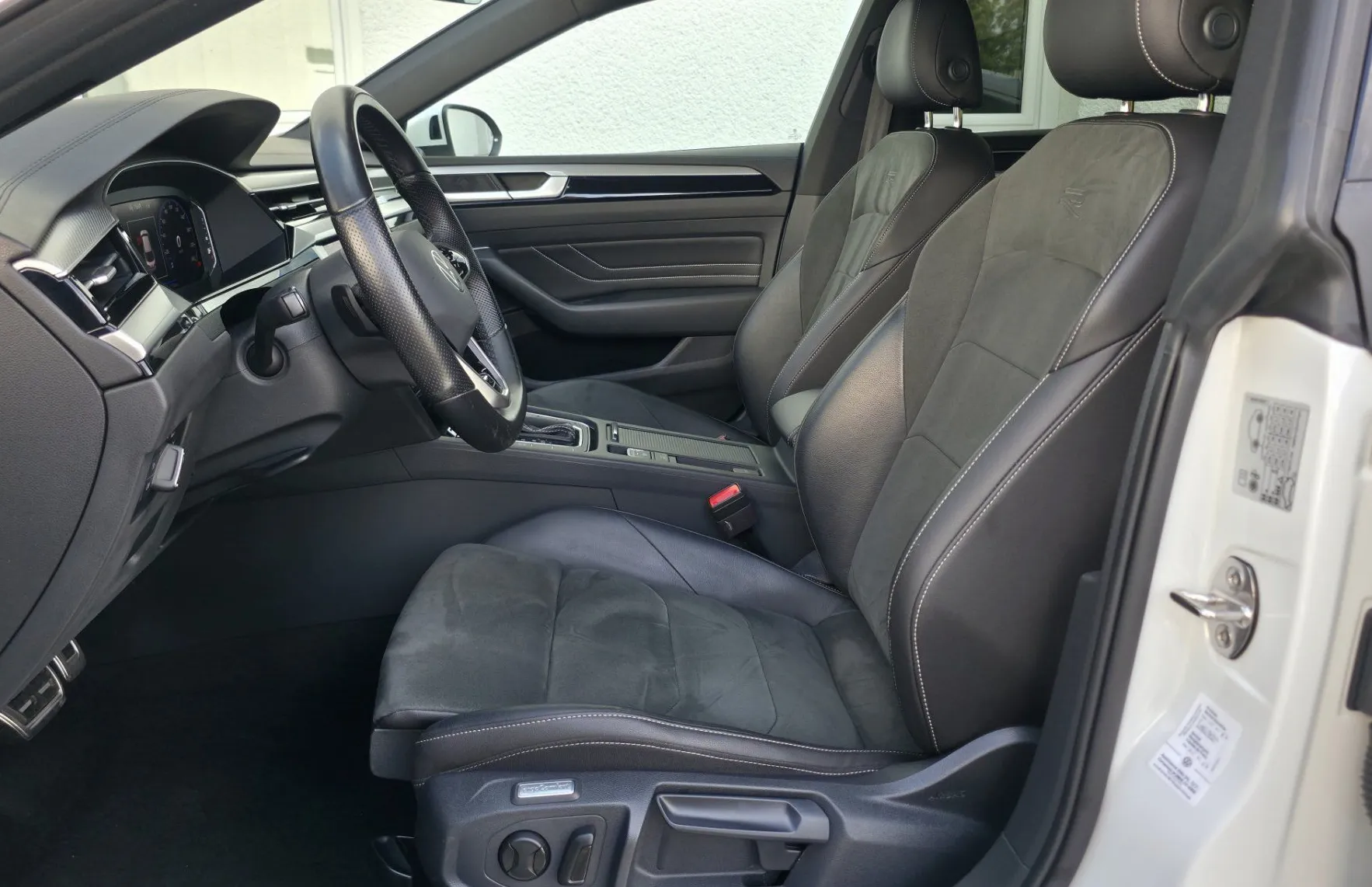 Zunanja slika - Volkswagen Arteon - 2.0TDI DSG R-Line IQ.MATRIX•ACC•BLIS•GRETJE•KLJUKA - 6