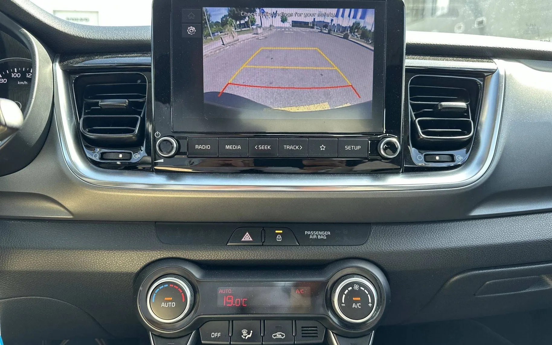 Notranja slika - KIA Stonic - 1.2 DPI LX Urban ISG - 17